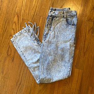 Vintage Acid-washed High-Rise Jeans